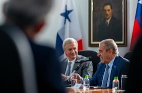 Acompañado de Frei y sus futuros ministros: Kast se reúne con Cámara de Comercio de Panamá