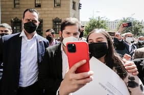 Guardaespaldas sin corbata: el nuevo estilo de los escoltas del Presidente Boric