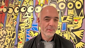 Totoy Zamudio irrumpe en la escena nacional con una pintura que desafía las reglas y apuesta por la emoción