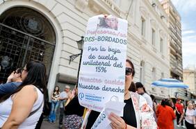 Colegio de Profesores se mantiene en pie de guerra contra Desbordes por no pago de bonos y alcalde justifica su decisión