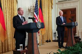 Presidente Biden dice que sería prudente que ciudadanos estadounidenses salgan de Ucrania