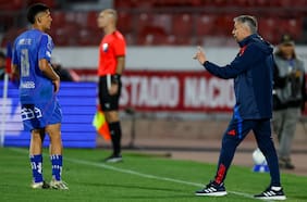 Las dos caras de la U de Álvarez: las decisiones que el DT deberá tomar para llegar a la final de la Copa Sudamericana