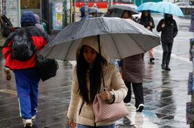 ¿A qué hora comienza la lluvia hoy en Santiago?