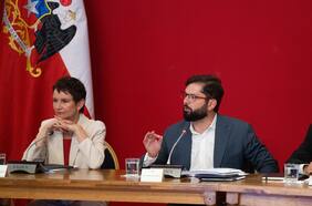 Tohá lidera consejo de gabinete ad portas de su decisión presidencial