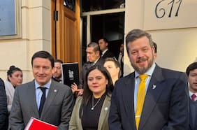 Cambio por Chile: Republicano, Nacional Libertario y Social Cristiano inscriben pacto parlamentario en el Servel