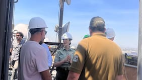 Fuegos artificiales en la Torre Entel: Carabineros realiza inspección final y da él vamos al show pirotécnico