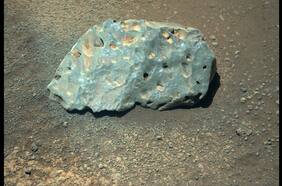 La misteriosa roca en Marte que desconcierta e intriga a los científicos de la Nasa