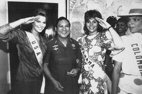 El día en que The Clash y Guns N' Roses derrocaron a Noriega
