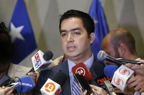 Renuncia jefe nacional del Cibercrimen de la PDI tras divulgación de controvertido video