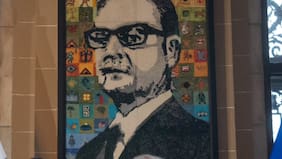 Retiro de placa conmemorativa de Salvador Allende en la OEA abre nuevo flanco en Cancillería y genera criticas en la oposición
