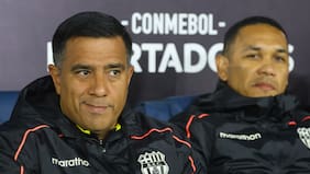 La rabieta de César Farías después del triunfo de la UC ante el Barcelona