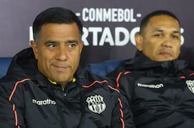 La rabieta de César Farías después del triunfo de la UC ante el Barcelona