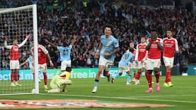 Guardiola le gana un nuevo duelo a Arteta: el Manchester City vence al Arsenal y se queda con la Copa de la Liga