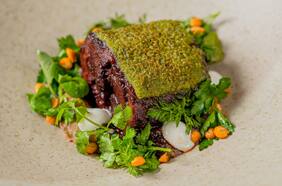 Estró: el restaurante del hotel The Ritz-Carlton se renueva con clásicos chilenos reversionados