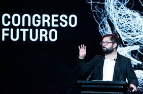 “No quiero enredarme en peleas con el ministro Jobet”: Boric quiere dejar atrás polémica por el litio, pero refuerza postura de crear una empresa nacional