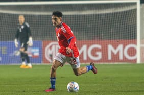 Quién es Javier Altamirano, el futbolista chileno que preocupó al mundo al convulsionar en pleno partido