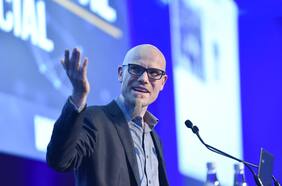 Martin Hilbert, experto en información y su sombría predicción: “La inteligencia artificial ya gobierna al mundo”