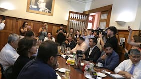 Socialismo Democrático apuesta por el divorcio con el FA y PC e ignora llamado de Boric