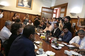 Socialismo Democrático apuesta por el divorcio con el FA y PC e ignora llamado de Boric