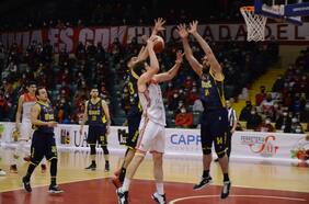 Valdivia vence a UdeC y obliga a un cuarto partido en la final de la Liga Nacional de Básquetbol