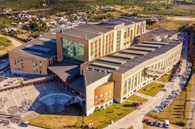 Grupo estatal chino es el gran concesionario de los hospitales públicos chilenos