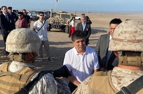 Subsecretarios de Interior y Defensa visitan Complejo Chacalluta en Arica para evaluar situación fronteriza
