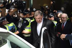 Cardenal George Pell regresa a Roma casi seis meses después de su absolución por abusos sexuales