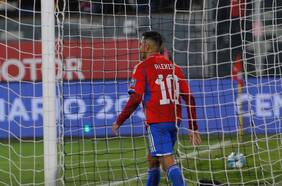 Falta de fútbol y un gol perdido de forma increíble: Alexis Sánchez lucha hasta el final, pero sucumbe ante la inactividad