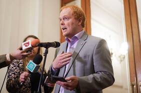 “Ahí espero una reacción del Presidente”: Rojo Edwards se refiere a su fallido viaje como observador electoral en Venezuela