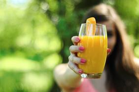 Alarmante estudio descubre una inesperada consecuencia del consumo de jugo de frutas