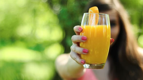 El azúcar de los zumos y las bebidas no tienen los mismos efectos en el cuerpo, según un reciente estudio