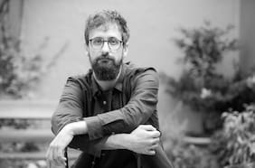 Emiliano Zecca, escritor: “Las tabacaleras crearon una estrategia para sostener la negación a escala planetaria”