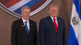 Kast llega a cumbre en Miami y se saluda con Trump ante la prensa