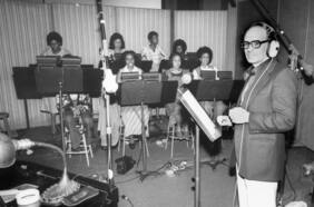 Cómo Ennio Morricone llegó a escribir música para películas