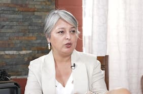 Jara descarta tono “confrontacional” como estrategia contra Kast y niega tesis de “golpe de Estado” contra Piñera