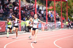Estudio señala que el efecto del deporte en una niña podría equivaler a un título universitario