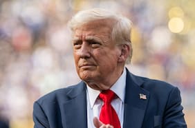 Trump amenaza a China con aranceles del 50% si descubre que envía material militar a Irán