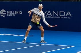Alejandro Tabilo no puede contra la jerarquía de Novak Djokovic y pierde en Atenas su invicto ante la leyenda del tenis