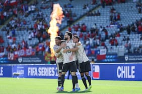 Supera a Adidas, Reebok y otras cuatro empresas: la Roja sorprende y acuerda millonario contrato con Marathon hasta 2030