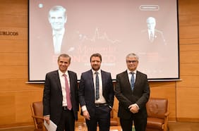 Ex presidentes del Banco Central advierten por impacto en la economía del alza en las bencinas