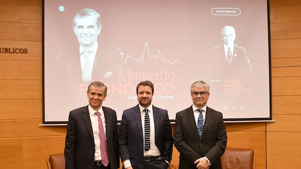 Ex presidentes del Banco Central advierten por impacto en la economía del alza en las bencinas