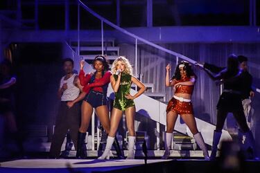 Sabrina Carpenter en Lollapalooza: un debut digno de una showgirl pop  (y con arresto internacional)