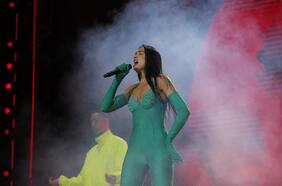 Dua Lipa desmiente el despido de su mánager: “Explotar una tragedia para vender periódicos me resulta preocupante”