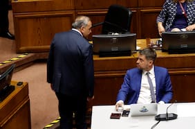 Espinoza anuncia querella contra Manouchehri: “Me imputa actos de corrupción que tendrá que demostrar en los tribunales”