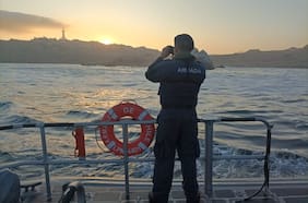 Armada lidera búsqueda de menor de edad que cayó al mar desde roqueríos en sector costero de La Pampilla