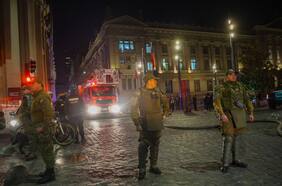 Incendio afecta a Palacio de Tribunales en Santiago