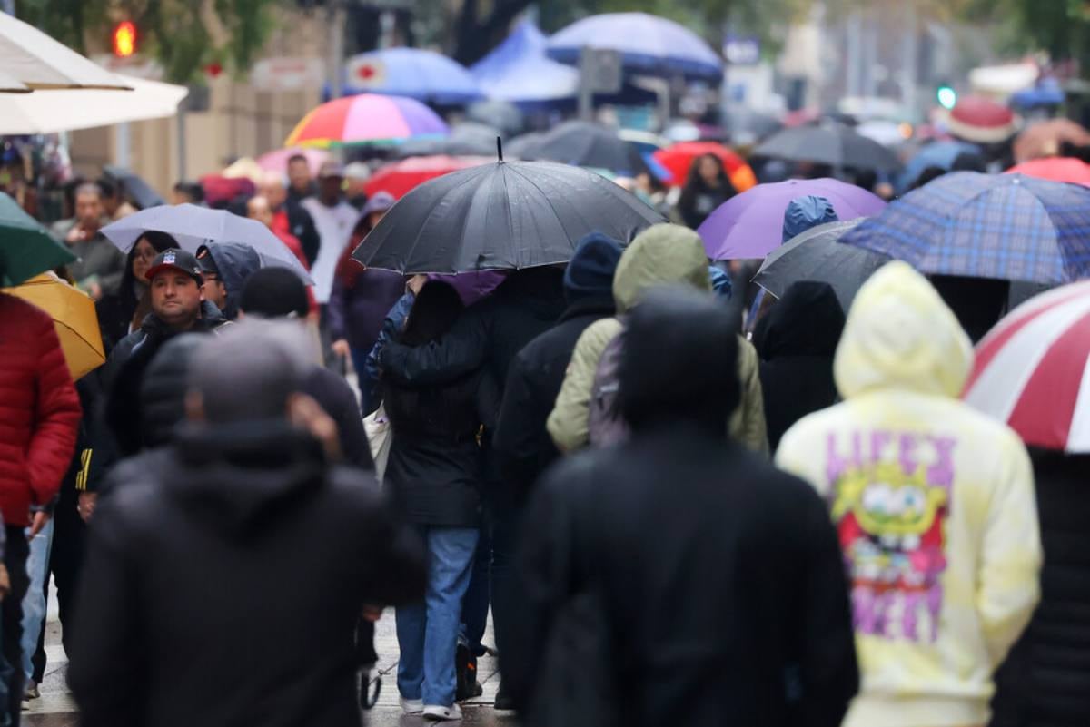 Mineduc suspende clases en cuatro regiones para este viernes por efectos del sistema frontal