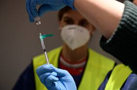 Chile está entre los 10 países que más vacunas han puesto en el mundo