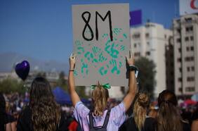 8M: ¿Por qué el Día de la Mujer se conmemora el 8 de marzo y por qué se usa el color morado?