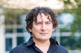 Jacob Glanville, protagonista de Pandemia y la vacuna de Putin: “Los rusos se saltaron la fase tres y pareciera que copiaron las investigaciones de otros”